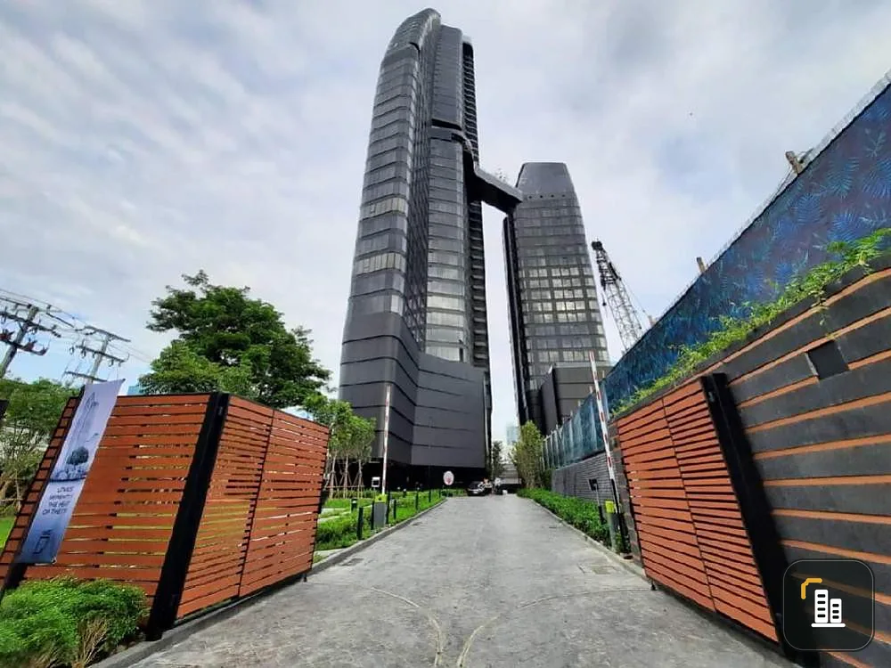 Urgent sale, Condo Ideo Q Sukhumvit 36, near BTS Thonglor, high floor, beautiful view, do not hesitate, book now!!