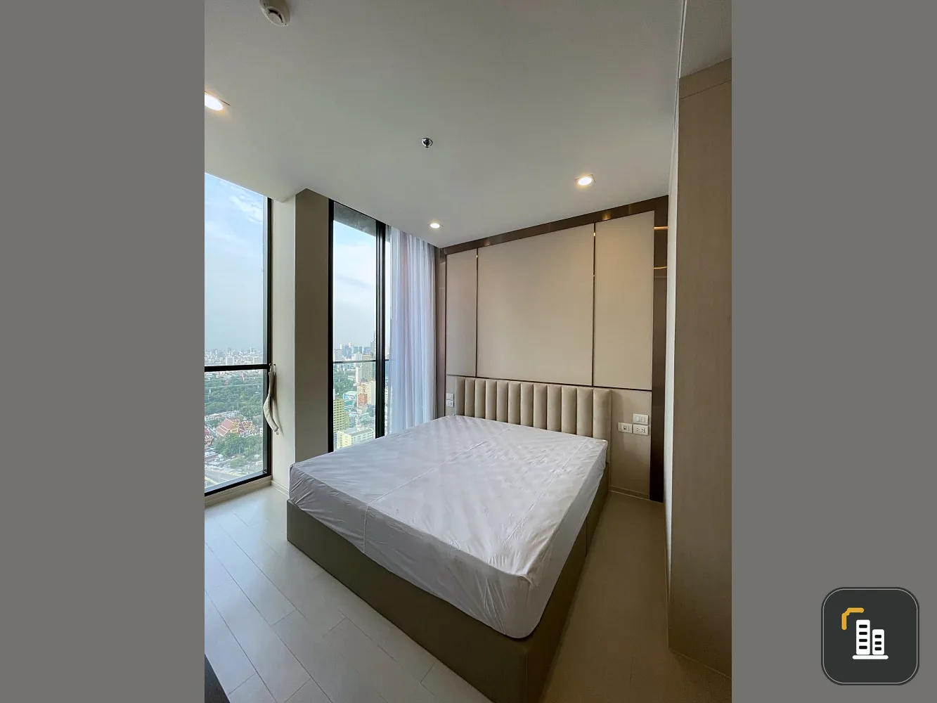 For rent, Noble Ploenchit, corner room, high floor, beautiful view, don't wait.