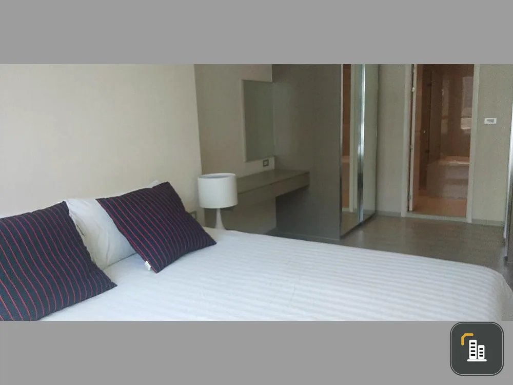 Condo for rent, V Tara Sukhumvit 36, pool view, beautiful room, decorated, ready to move in. Don't miss it.