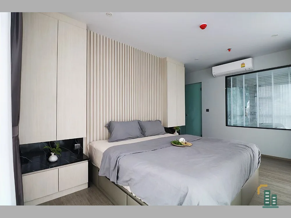 For rent Rhythm Ekkamai, corner room, electrical appliances are ready, don't wait.