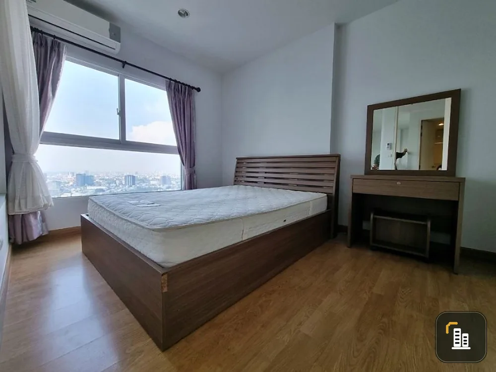 Selling The Parkland Grand Taksin, 33rd floor, high floor, good view, beautiful room like new, fully furnished, ready to move in.