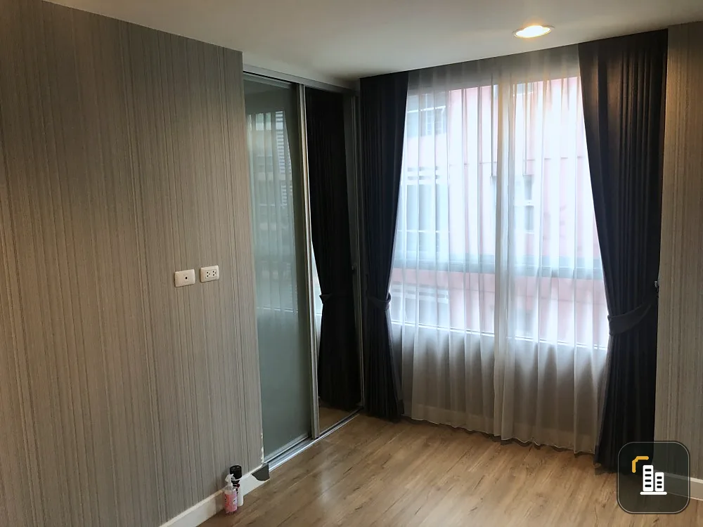 Selling The Kris Express (Ratchada 17), room size 43.5 sq m., 2 bedrooms, 1 bathroom, 5th floor, good price, hurry to buy
