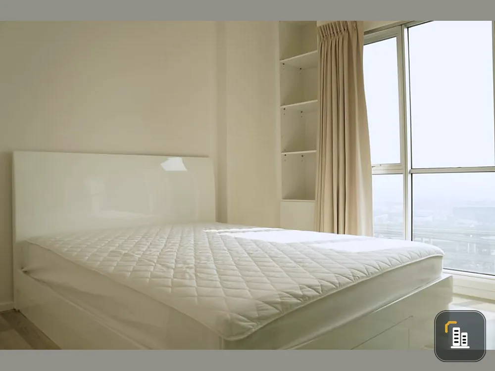 Selling The Key Chaengwattana, 18th floor, pool view, beautiful room, airy, plus fully furnished. Buy now, book now.