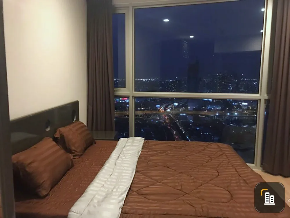 Condo for rent, Skywalk and Wells Residence, 35th floor, beautiful view, wide room, in the heart of the city, ready to move in. Don't miss it.