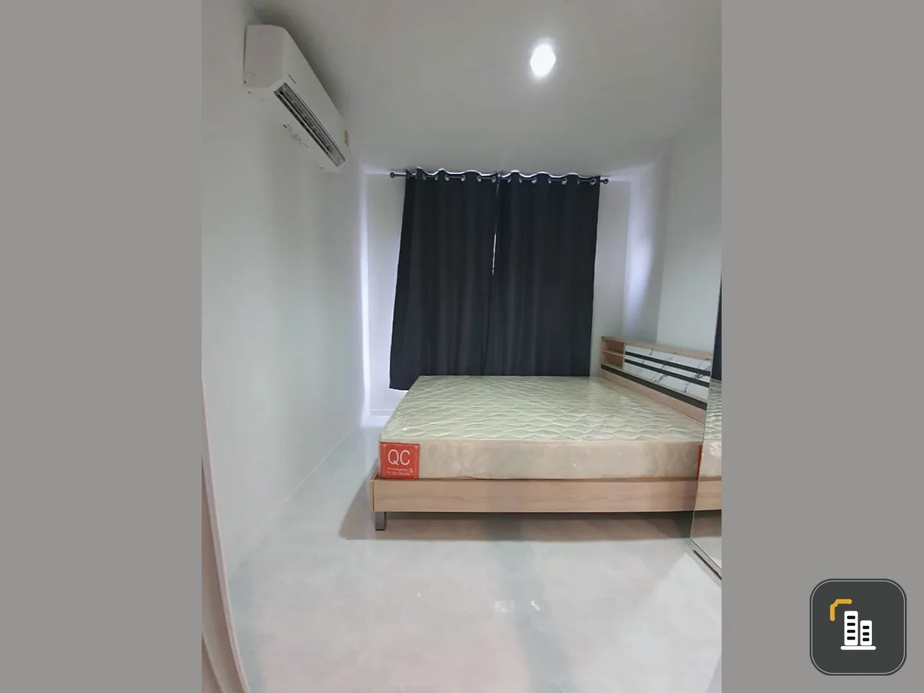 The Kith Tiwanon for rent, fully furnished. Built-in kitchen and storage cabinets Hurry up to reserve before it slips out of your hands.