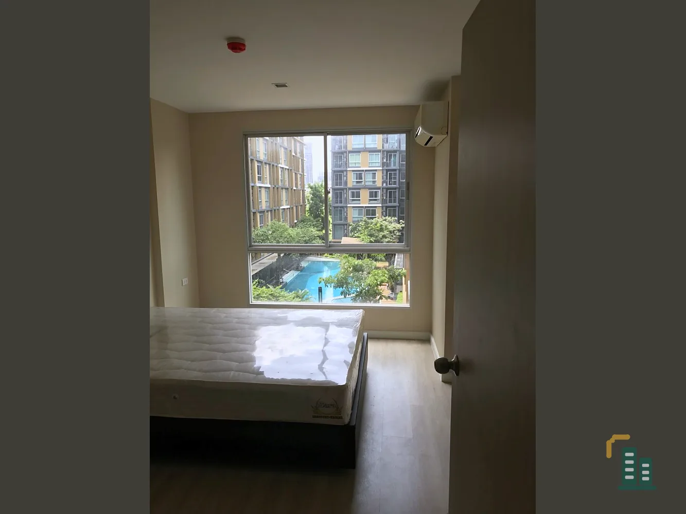 For sale, for rent!! Condo Metro Luxe Rama 4, 4th floor, South, swimming pool view, beautiful room, ready to move in, don't miss it!!