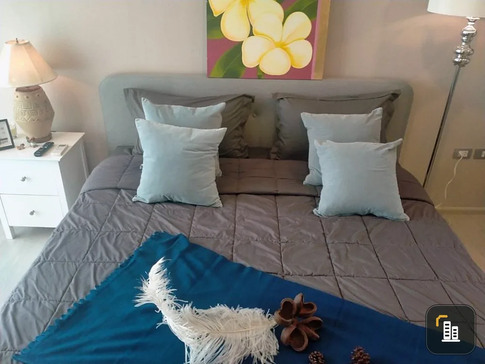 Condo for sale or rent, Rhythm Sukhumvit 36-38, swimming pool view, ready to move in, good location, convenient travel.