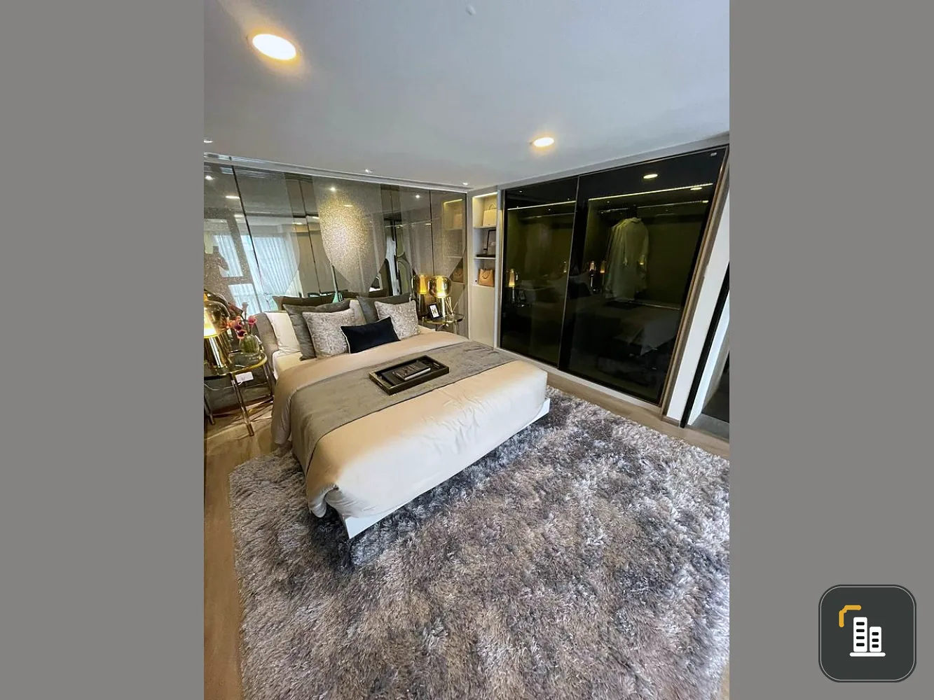 Sale down payment, Condo Soho Bangkok Ratchada, Duo Space room, 2 floors, good position, full gifts, don't wait!!