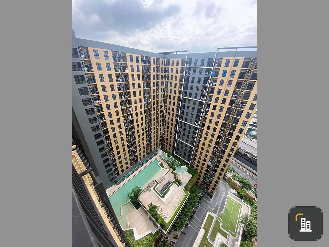 Plum Condo Pinklao Station for sale, 2 bedrooms, 2 bathrooms, 21st floor, new condition room, ready to move in. Hurry up to grab it!!