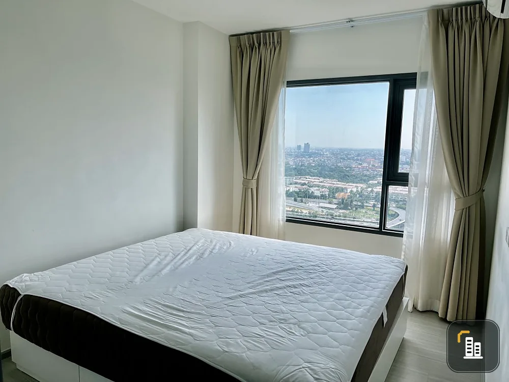 Selling a ready-to-move-in condo at Aspire Sathorn-Ratchaphruek, 27th floor, amazing view, and a fantastic price! Book now before it's too late!