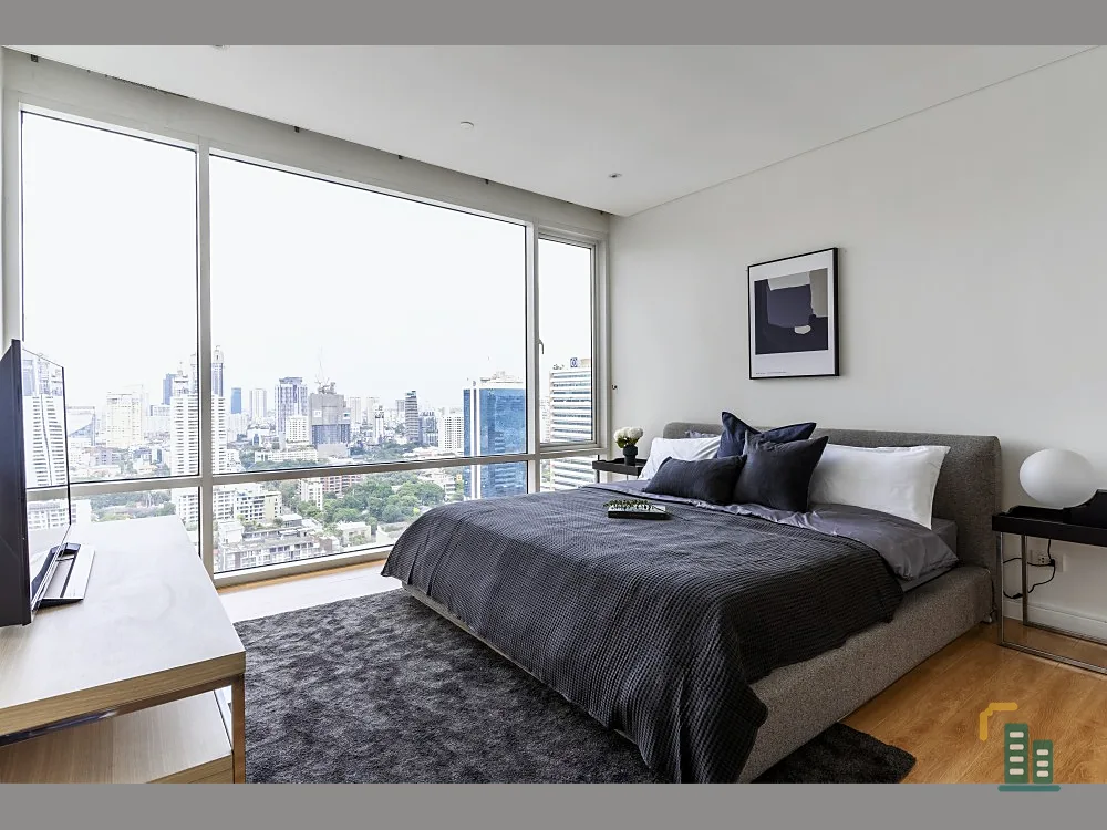 For rent!! Condo Fullerton Sukhumvit, 26th floor, fully furnished, ready to move in, convenient transportation, near BTS, don't miss it!!