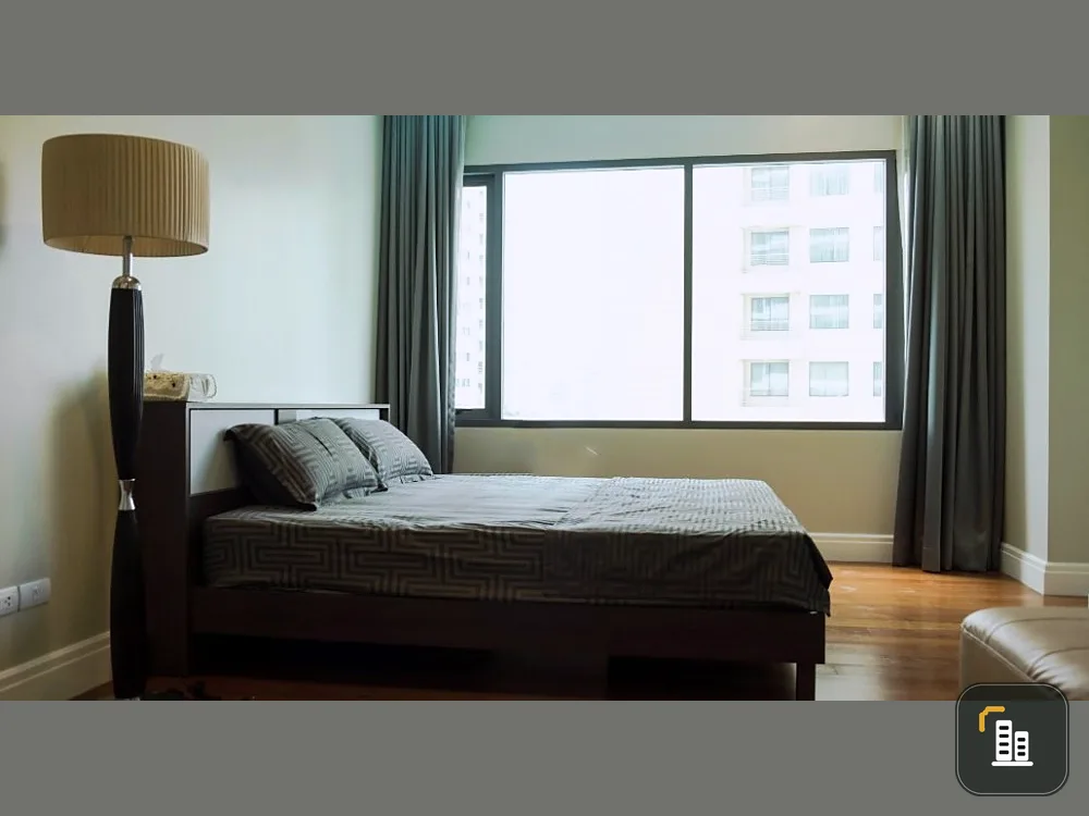Sell Bright Sukhumvit 24, near MRT, convenient transportation, golden location, don't wait
