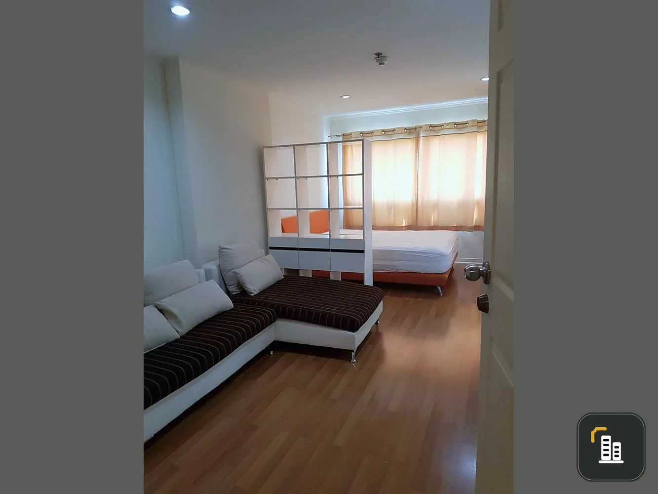 Selling Lumpini Place Phahon-Saphan Khwai, 21st floor, fully furnished and electrical appliances. Book now. Hurry up.