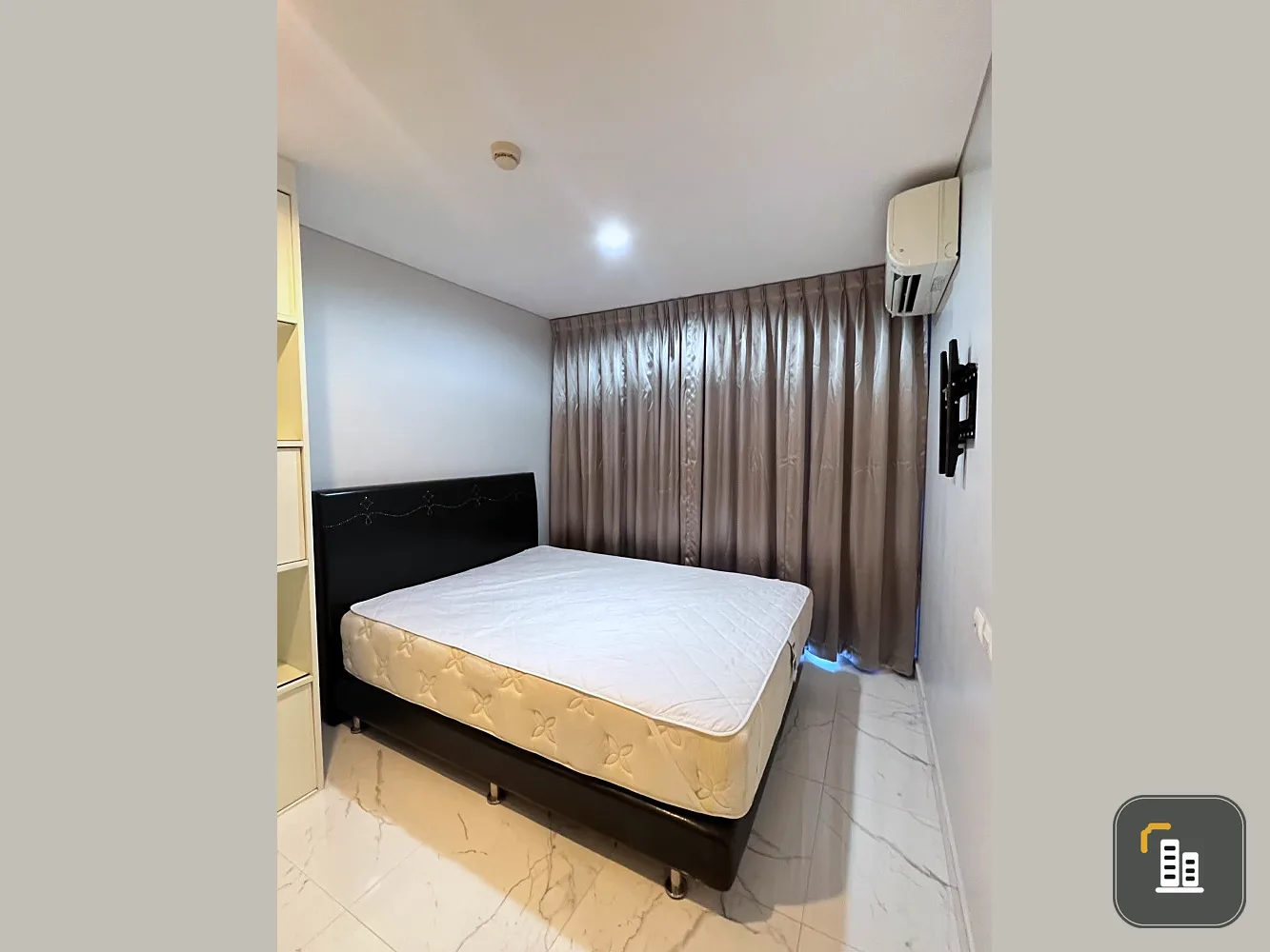 Sale Serrano Condominium Rama 2, quiet top floor. This must be reserved!!