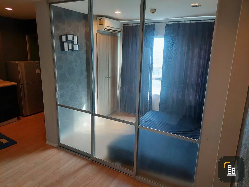 Selling Lumpini Ville On Nut 46, beautiful room, ready to install wallpaper, don't wait.