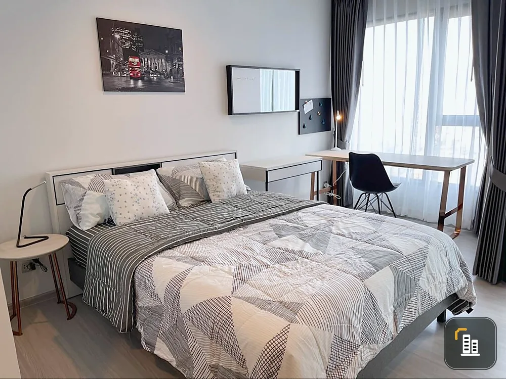 For rent Life Asoke-Rama 9, 35th floor, north side, beautiful view, beautiful room, fully furnished, book now, don't let it slip.