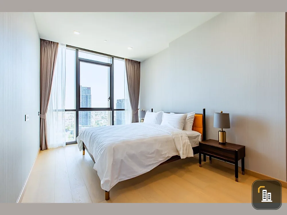 For rent, The Monument Thonglor, 2 bedrooms, 3 bathrooms, 22nd floor, great view, fully furnished, do not miss this room.
