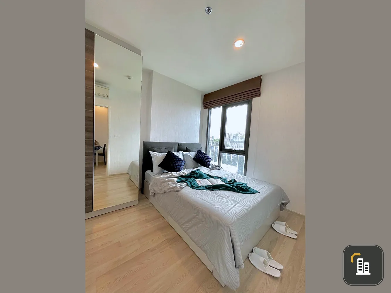 Condo for sale, Centric Ratchada - Huai khwang, condo in Ratchada business area, in the heart of the city, pool view, book now!!