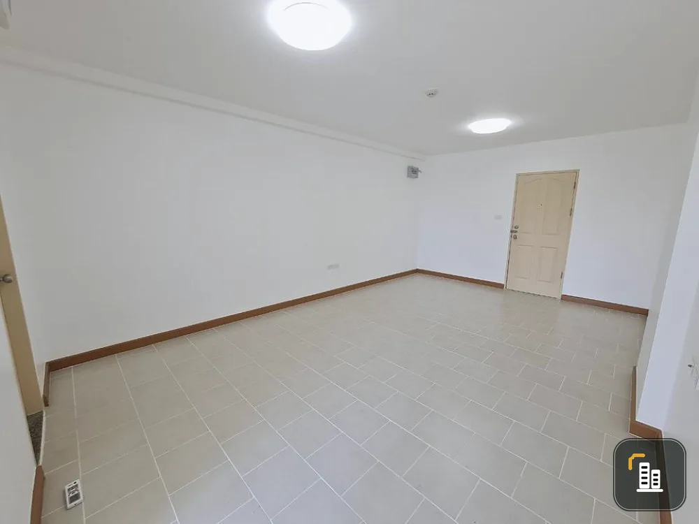 Quick Sale Condo Supalai City Resort Ratchada - Huai Khwang (empty room) near MRT Huai Khwang, good location, do not miss it!!