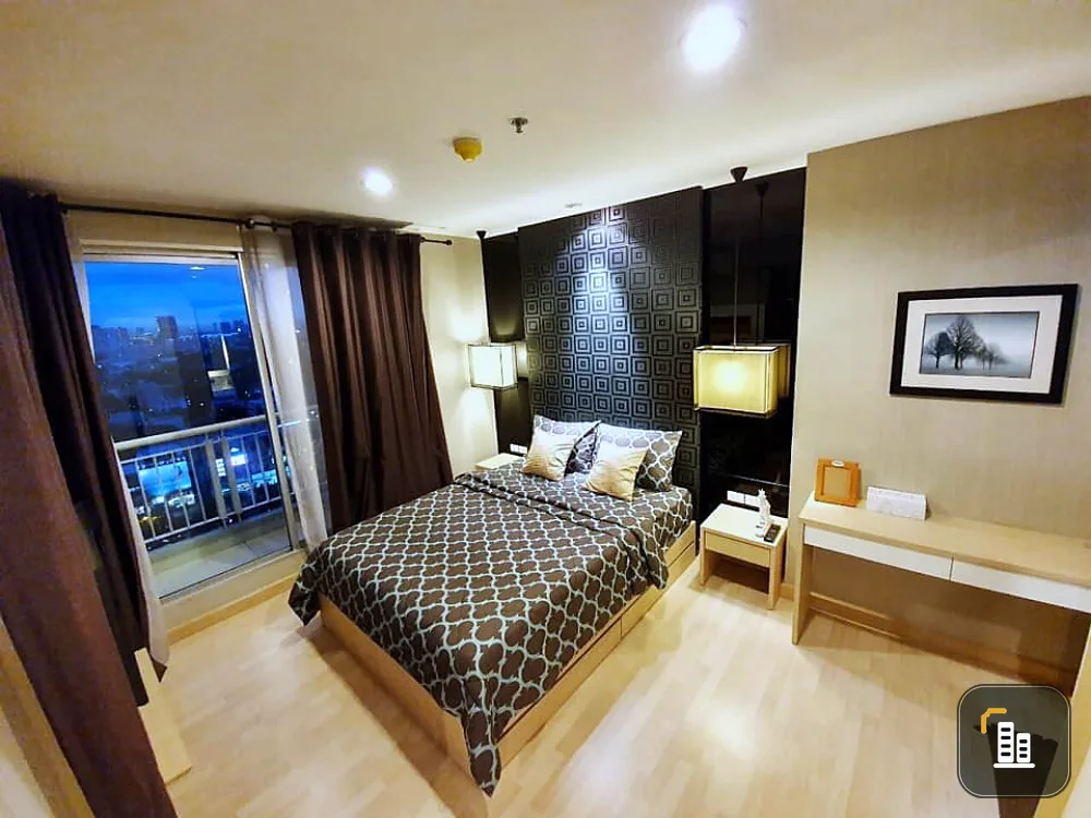 For rent urgently!! Condo Rhythm Ratchada, fully furnished. Close to shopping malls, book now!!