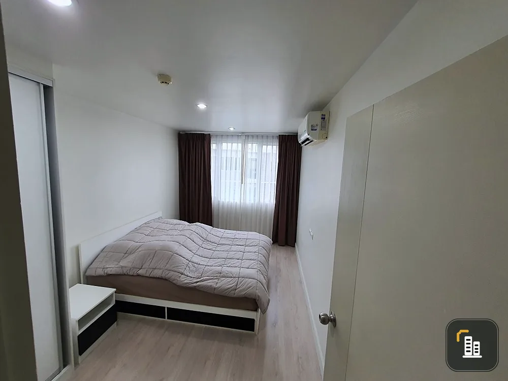 Condo for sale, Sammakorn S9 Condominium, Building C, pool view, 8th floor, corner room, ready to move in. Don't let it slip away!