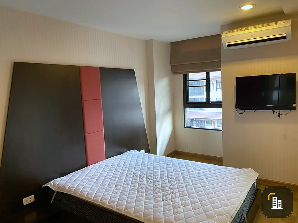 Condo for rent at Baan Navatara, corner room with pool view First come first serve!!