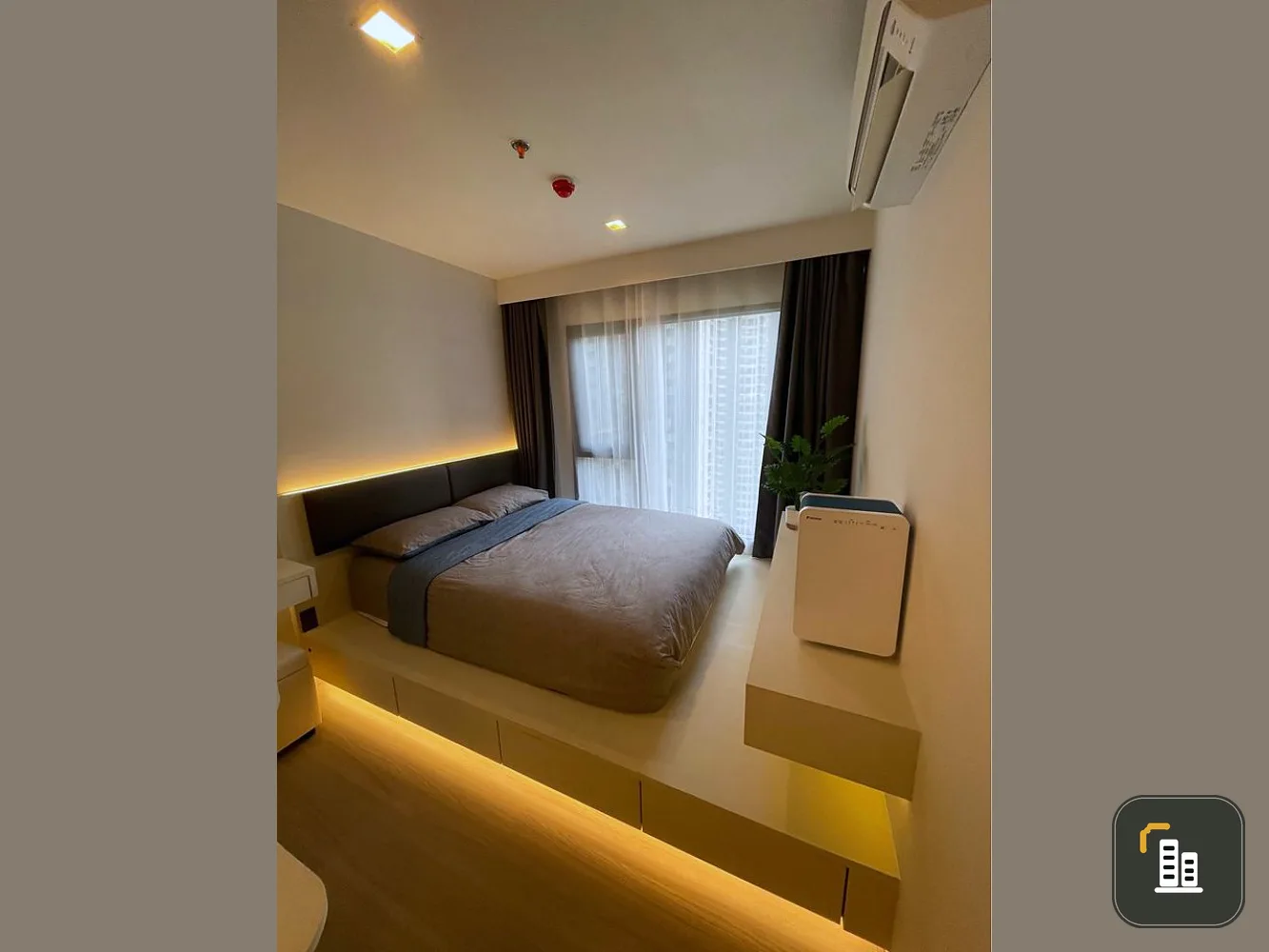 Life Asoke Hype for rent, built-in furniture, fully furnished Don't be afraid to look. Hurry up to reserve.