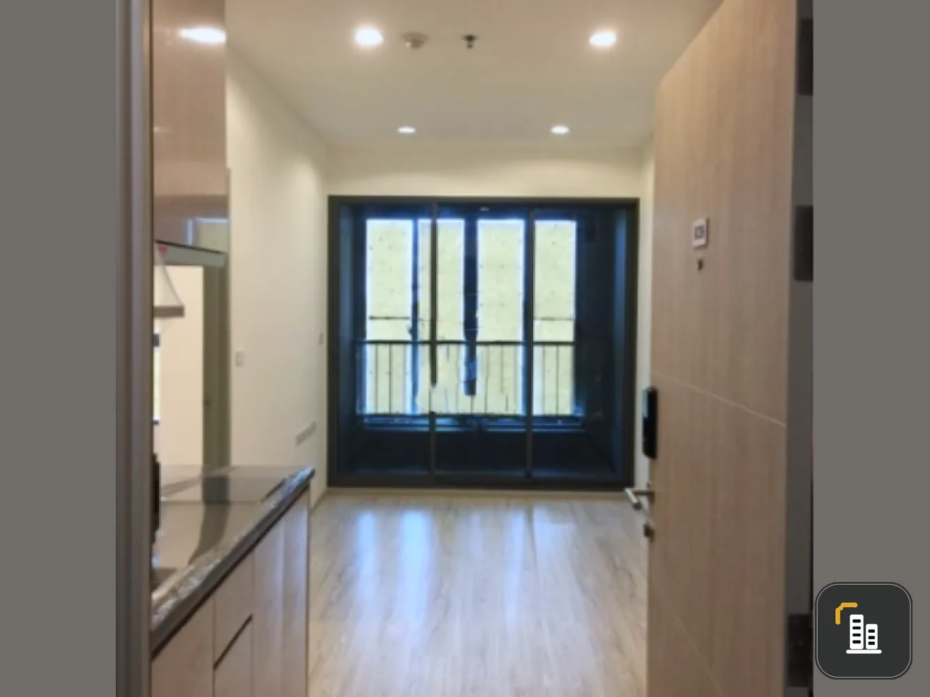 Condo for sale, Ideo Mobi Sukhumvit Eastgate, size 30 sq.m., 8th floor, pool view / city view, very good location!!