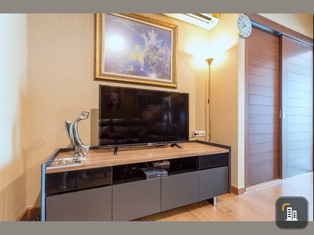 Urgent sale!! Condo Rhythm Ratchada, 12th floor, Building A, pool view. Built-in furniture, beautiful room, don't miss it!!