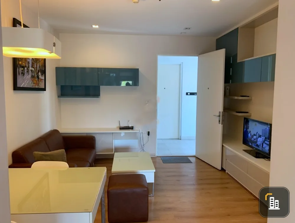 Sale Condo The Room Ratchada-Ladprao. Near the subway, corner room, built in furniture, can't miss it!!