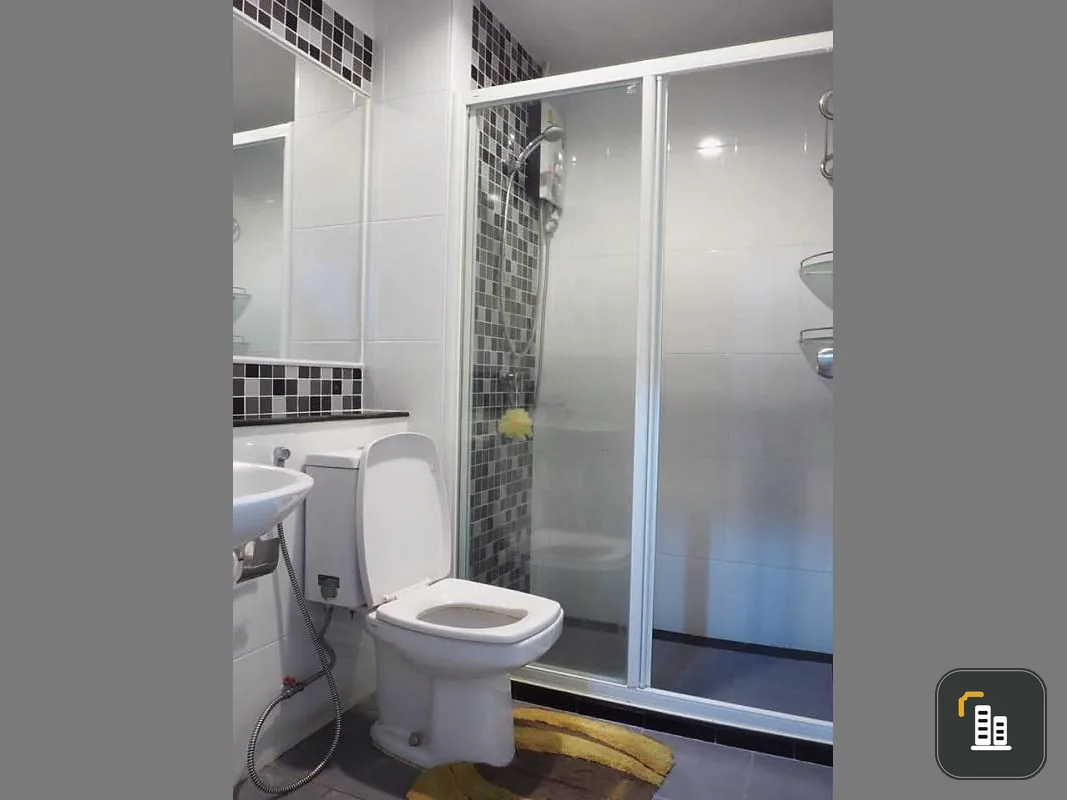 Condo for sale, REGENT HOME 15, Chaengwattana, pool view. Not on the main road, no dust, no noise, hurry