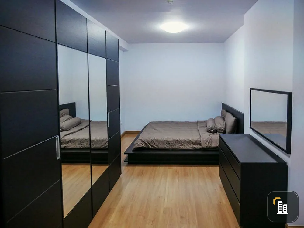 Urgent sale!! Condo Supalai Park Ekkamai-Thonglor, furniture, electrical appliances. Ready to move in, don't miss it!!