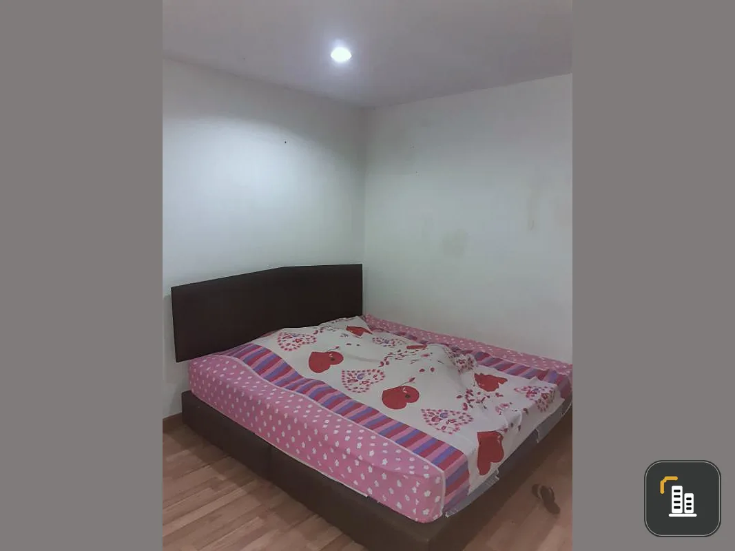 For sale, for rent, Regent Home 15 Chaengwattana, empty room, cheap price, if interested hurry to reserve first. Don't let the room slip away.