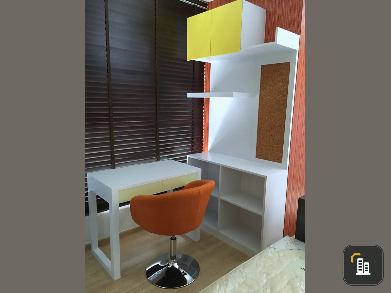 Selling The Base Rama 9 - Ramkhamhaeng, 23rd floor, city view, fully furnished and electrical appliances. Book now.