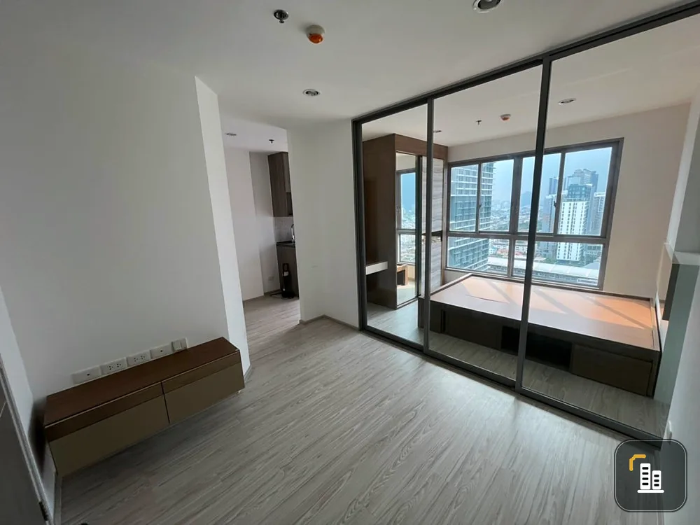 For sale, Ideo Mobi Bang Sue Grand Interchange, 24th floor, river view, high floor, empty room, airy, book now.