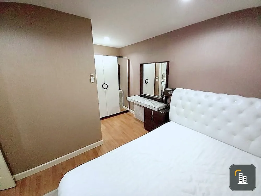 For rent!! Condo Regent Home 22 Sukhumvit 85, 6th floor, Building B (corner room), beautiful room, ready to move in. Don't miss it!!