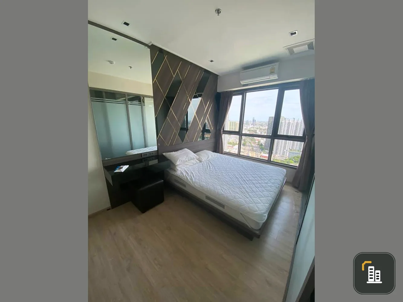 Urgent to rent Condo Whizdom Station Ratchada-Thapra, beautiful room, fully furnished. You can carry your bag in.