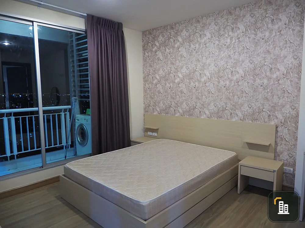 For rent!! Condo Rhythm Ratchada, 22nd floor, pool view, convenient transportation, near MRT Ratchadaphisek, don't miss it!!