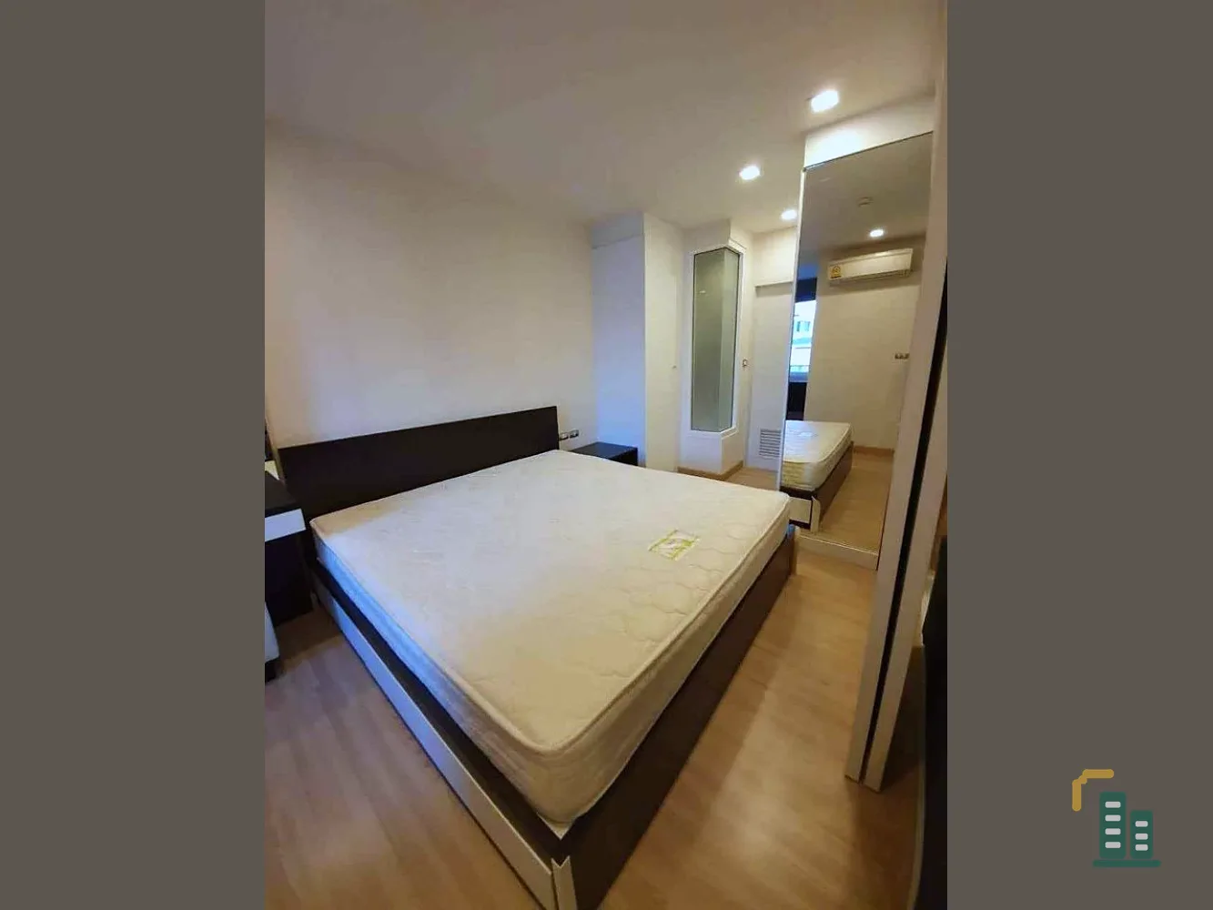 Selling Tree Condo Ekamai (Sukhumvit 40), 6th floor, unblocked view, good location, near BTS, good price, ready to move in. Don't miss it.