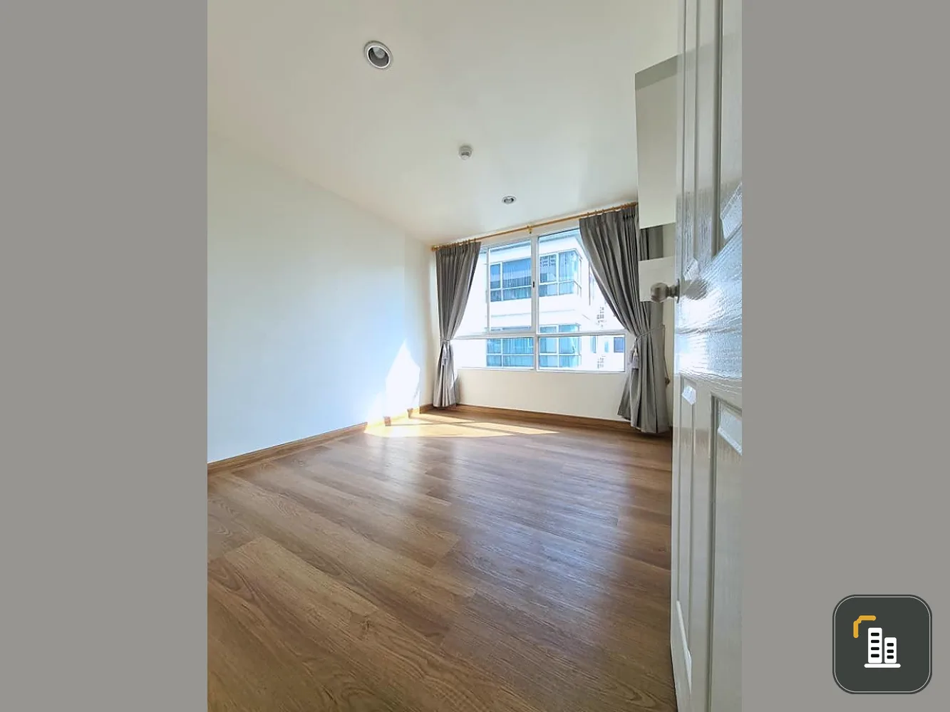 Urgent sale Levo Condo Ladprao 18, empty room, newly renovated, white tone, comfortable for the eyes. Ready to reserve today