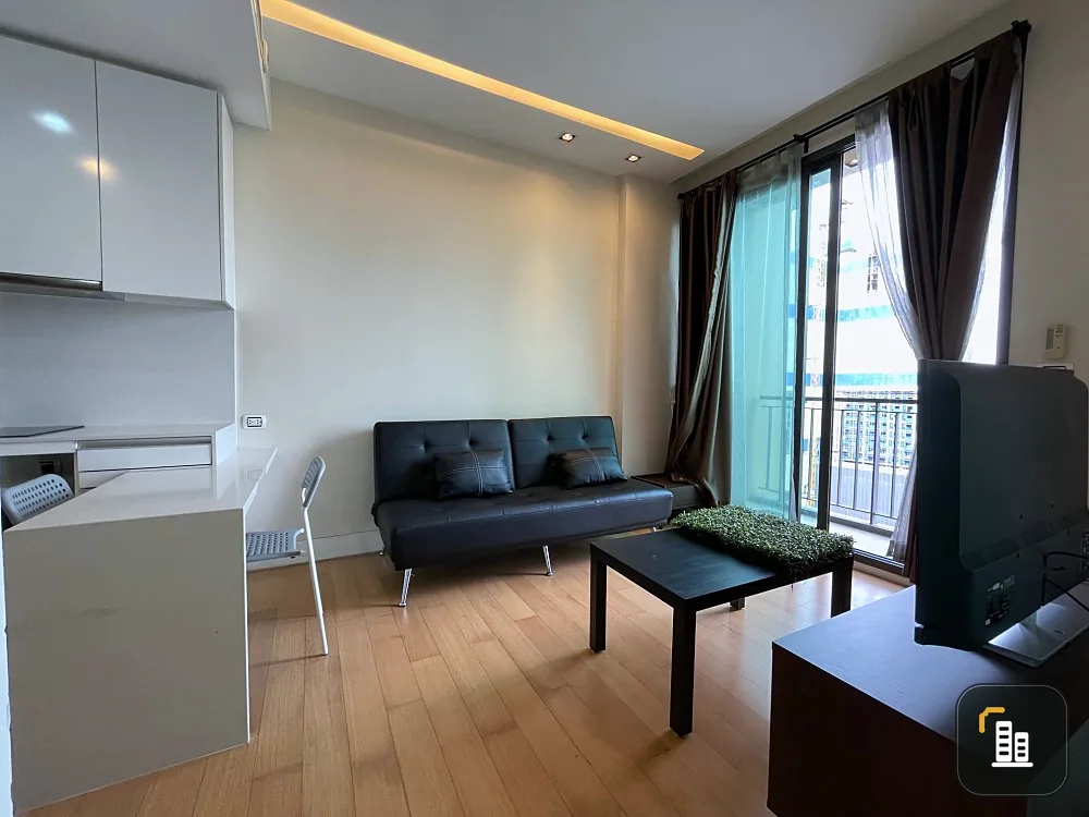 Urgent for rent, Condo Equinox Phahon-Vipha, Rim room, spacious private area It's nice to be like this. I can't find it anymore.