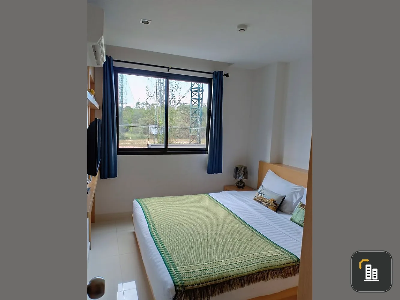 For rent at Lanna Condo Pattaya, beautiful room, nice room, fully furnished, can't miss it. Urgent.