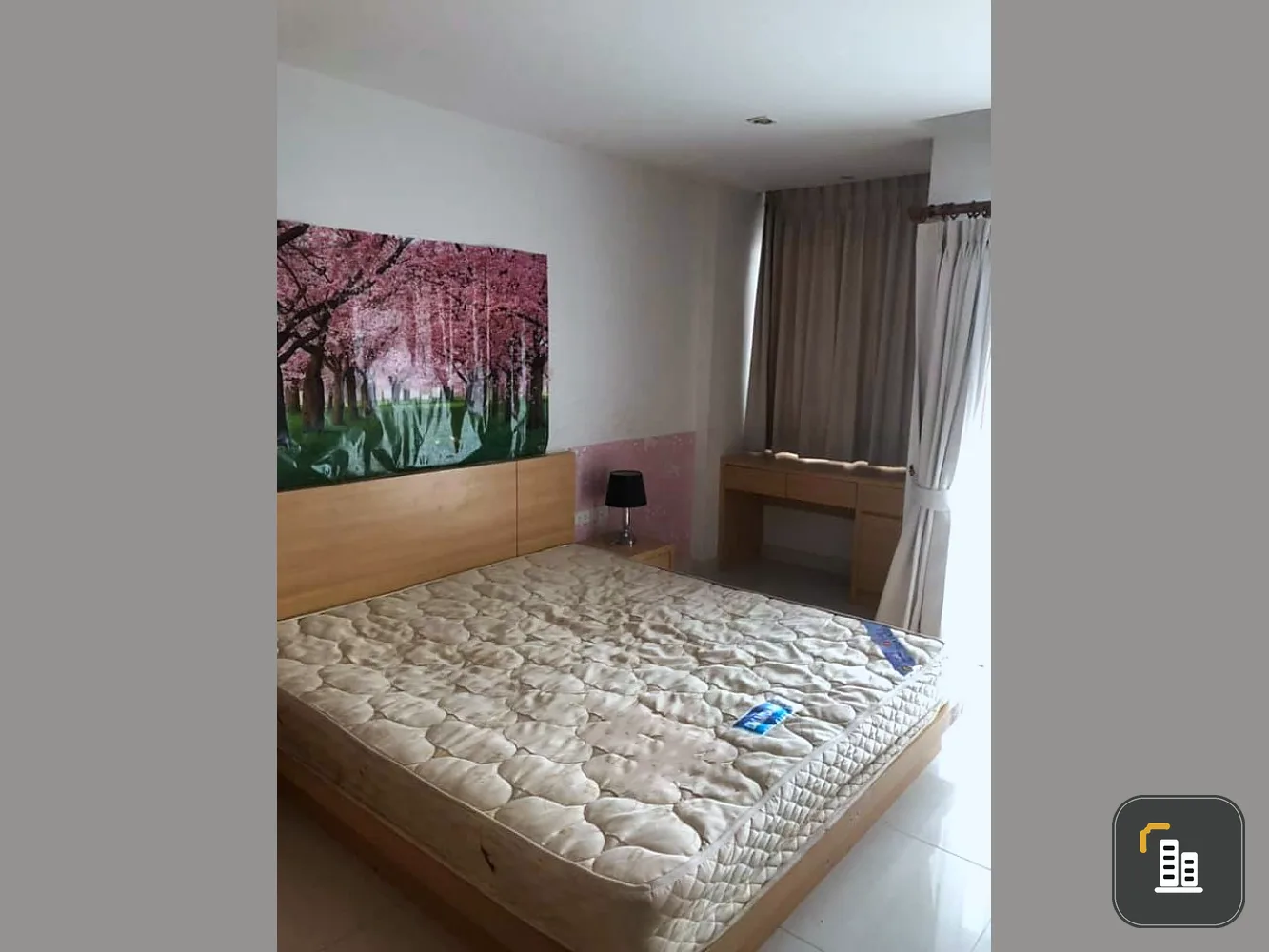 For sale at Lanna Condo, Pattaya, city view, built-in furniture, ready to move in, hurry up, don't be late