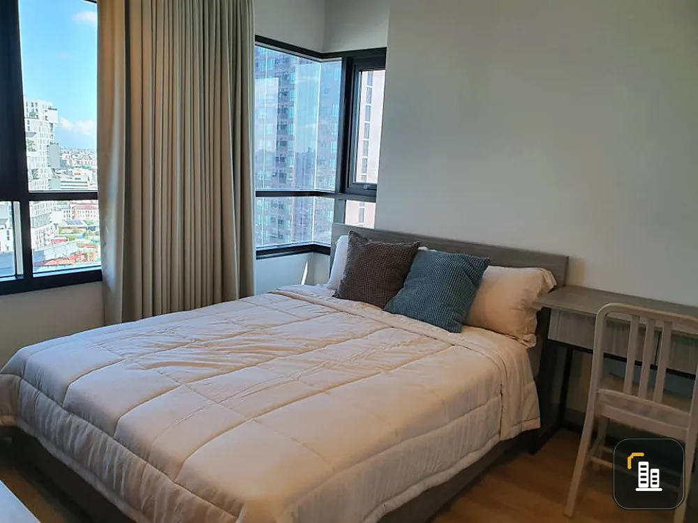 For Rent Chapter One, Midtown, Ladprao 24, corner room, very private. with good furniture Interested in moving urgently