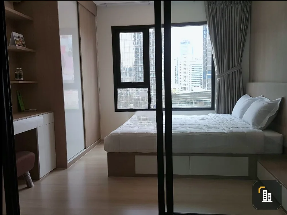 Sale!! Life Asoke Condo, 10th floor, Asoke view, built-in furniture, good location, don't miss it!!