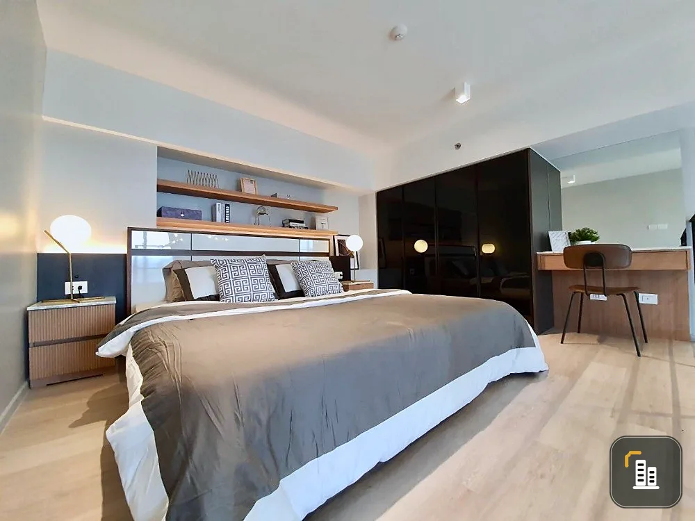 For rent!! Condo The Loft Silom, 1 bedroom, Hybird high celing, clear view, fully furnished, ready to move in, hurry!!
