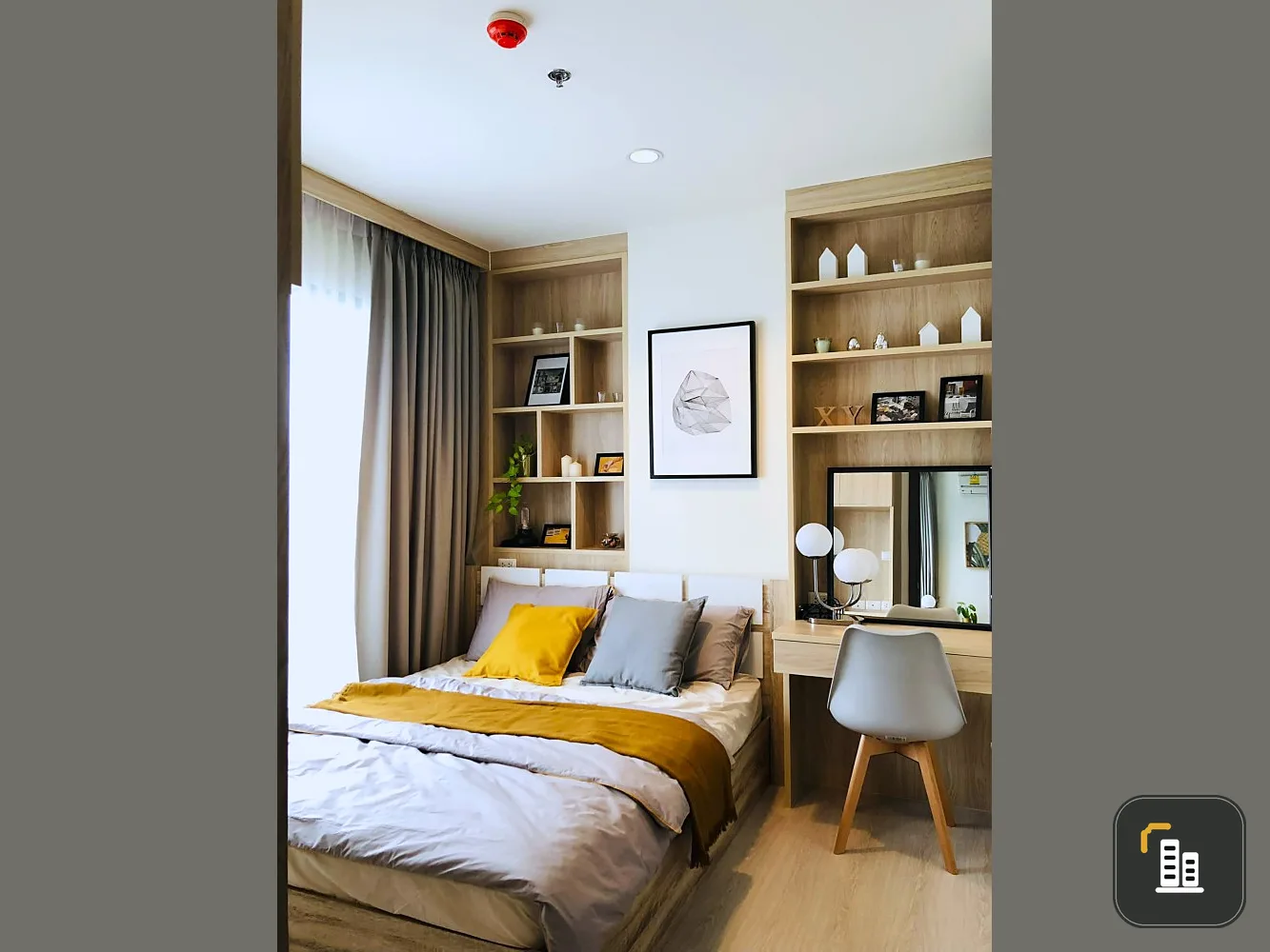 Urgent sale. Rhythm Asoke 2 bedroom is a corner room, not attached to anyone, very private. Fully furnished room, book now.