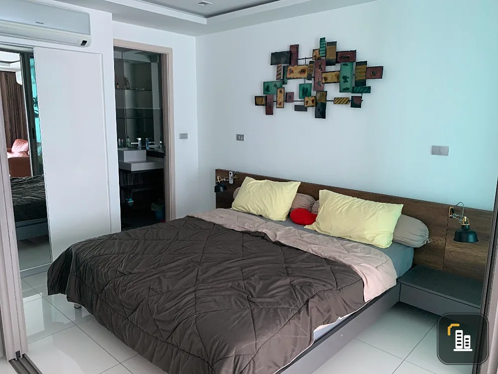 Condo for rent, Wong Amat Tower, high floor, sea view, fully furnished, complete electrical appliances You can come in