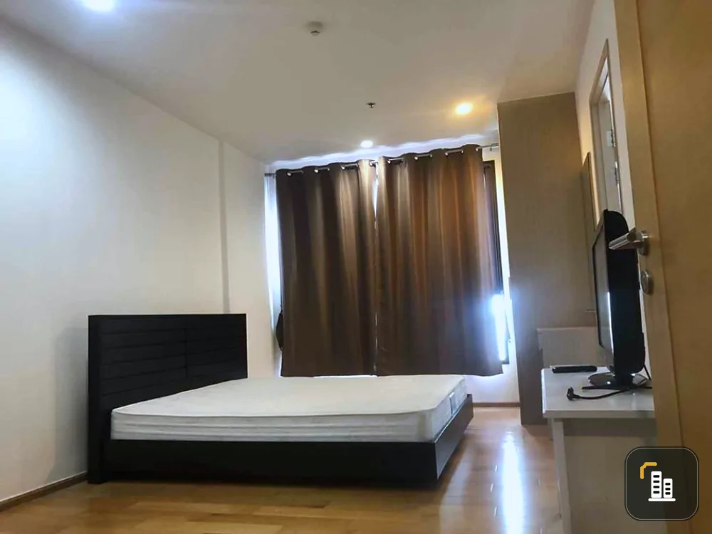 Condo for rent, Fuse Sathorn Taksin, studio room, high floor, wide open city view. Complete electrical appliances. Don't miss it.