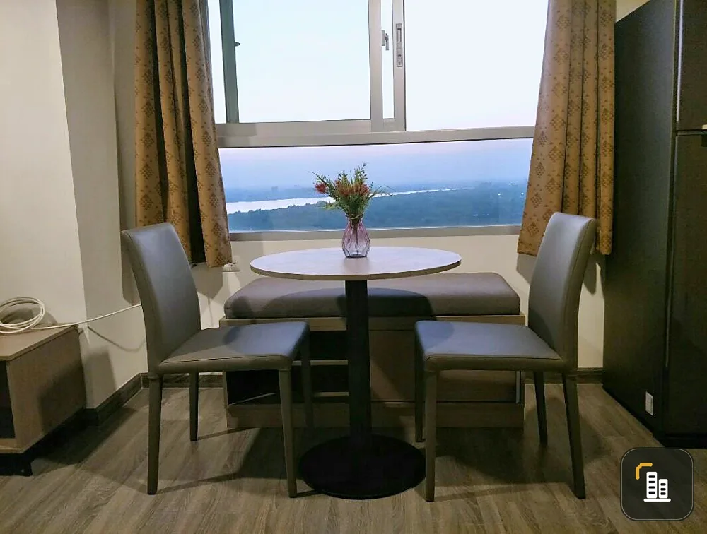 Condo for rent, The Trust @ BTS Erawan, corner room, steep, beautiful view, convenient transportation, near BTS, don't miss it!